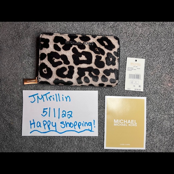 Michael Kors Handbags - Authentic Michael Kors wallet